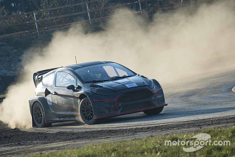 Alex Wurz legt eerste test af in het rallycross