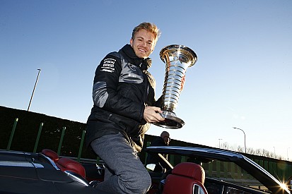 Mercedes nombrará el reemplazo de Rosberg en 2017