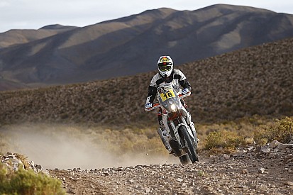 Un motard du Dakar frappé par la foudre