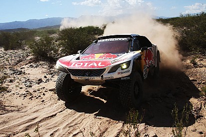 Loeb con problemas de motor que lo hicieron perder tiempo