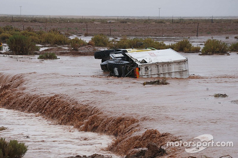 Achtste etappe Dakar 2017 aangepast en ingekort vanwege overstroming