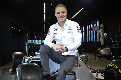 Mercedes asigna número 77 a Bottas