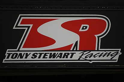 Tony Stewart's Sprint car team partners with Ford for 2017