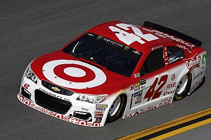 Larson, Truex y Elliott sufrieron con el combustible en Daytona 500
