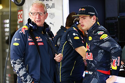 Marko blinda a Verstappen: "No hay cláusula de rendimiento"