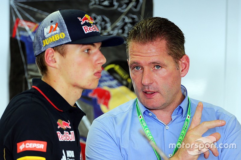 Jos Verstappen acusó a la FIA de ayudar a Ferrari