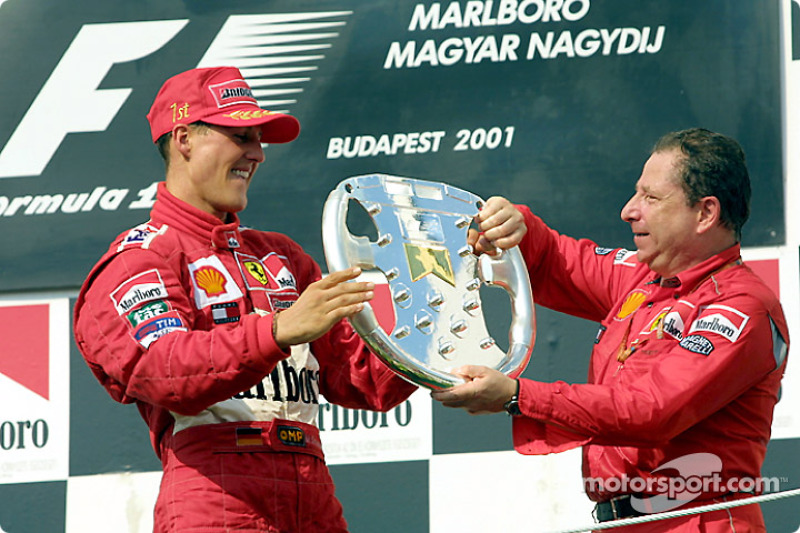Podium: Michael Schumacher und Jean Todt