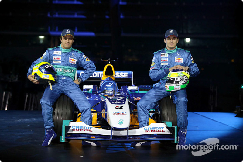 Феліпе Масса і Джанкарло Фізікелла з новим Sauber Petronas C23
