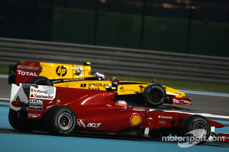 Фернандо Алонсо, Scuderia Ferrari їде по зоні безпеки