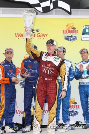 Victory lane: Trueman/Akin award winner #60 Michael Shank Racing Ford Riley: Oswaldo Negri, John Pew