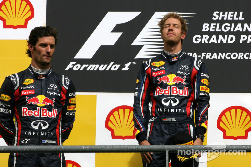 Sebastian Vettel y Mark Webber en el podio del GP de Bélgica de 2011.