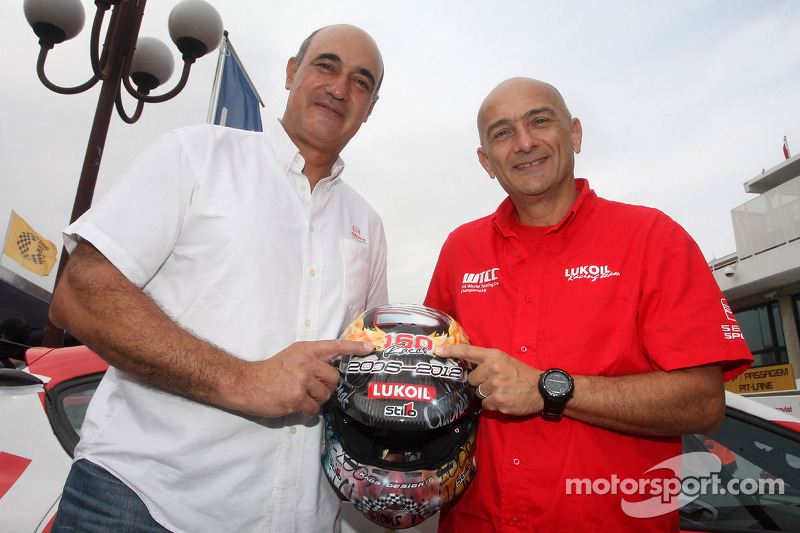 Jaime Puig, SEAT Sport, e Gabriele Tarquini, SEAT Leon WTCC, Lukoil Racing Team