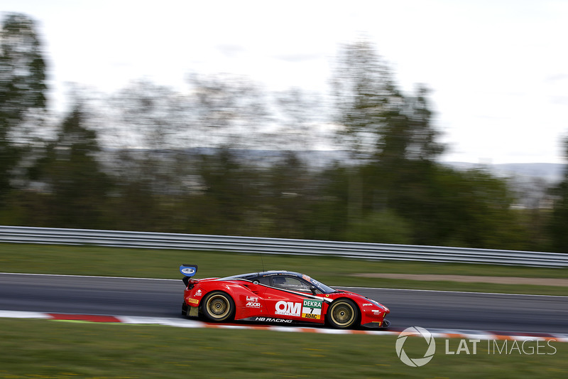 #7 HB Racing Ferrari 488 GT3: Dominik Schwager, Luca Ludwig
