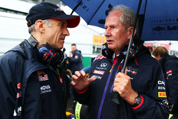(Da sinistra a destra): Franz Tost, Scuderia Toro Rosso Team Principal con Dr Helmut Marko, Consulen