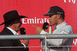 Lewis Hamilton, Mercedes AMG F1 chiede il cappello di Mario Andretti, Ambasciatore ufficiale del circuito delle Americhe