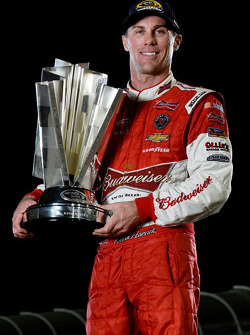 El campeón 2014 Kevin Harvick, Stewart-Haas Racing Chevrolet