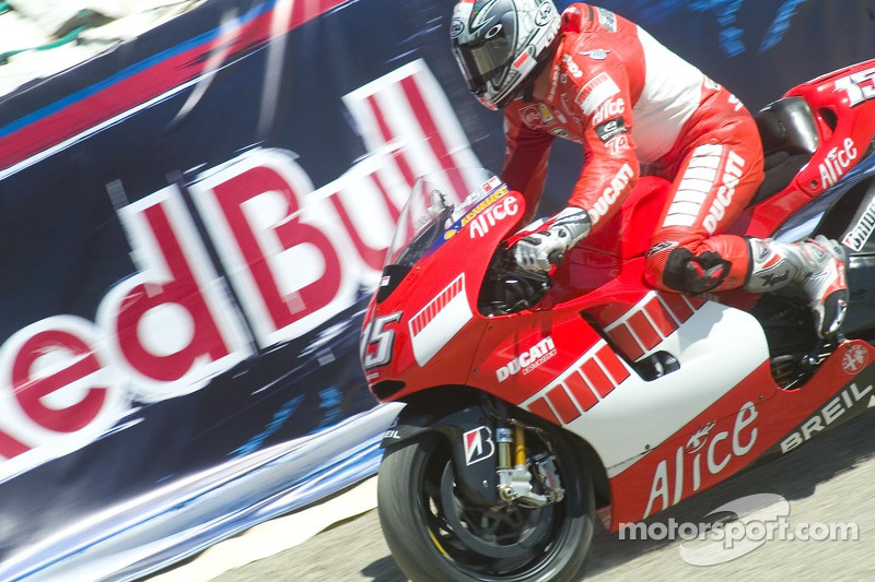 Sete Gibernau fuera del "Corkscrew"