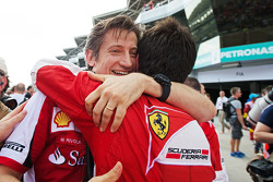 Massimo Rivola, Ferrari Sportief directeur, viert feest op het podium
