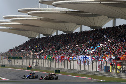 Pastor Maldonado, Lotus F1 Team y Felipe Nasr, Sauber F1 Team