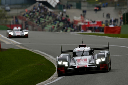 #8 Audi Sport Team Joest R18 e-tron quattro: Lucas di Grassi, Loic Duval, Oliver Jarvis