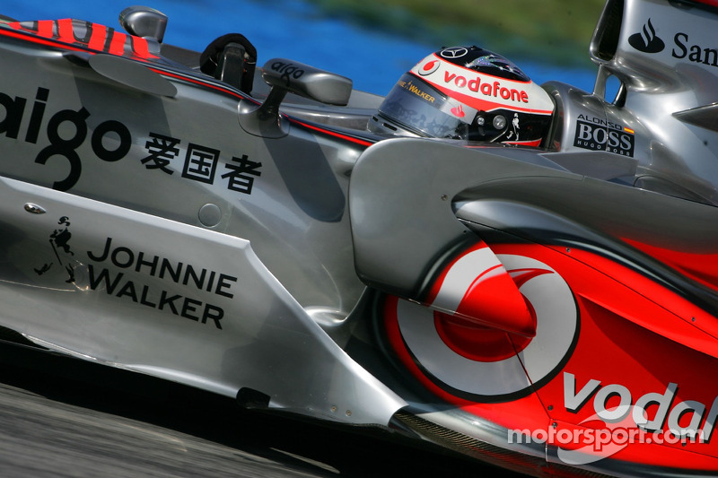 Фернандо Алонсо, McLaren Mercedes, MP4-22