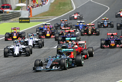 Start: Nico Rosberg, Mercedes AMG F1 W06, in Führung