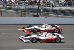 Juan Pablo Montoya, Team Penske Chevrolet and Simon Pagenaud, Team Penske Chevrolet
