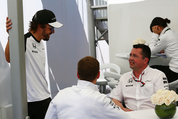 Fernando Alonso, McLaren con Eric Boullier, McLaren Racing Director