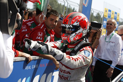 Il vincitore della gara Tiago Monteiro, Honda Civic WTCC, Honda Racing Team JAS