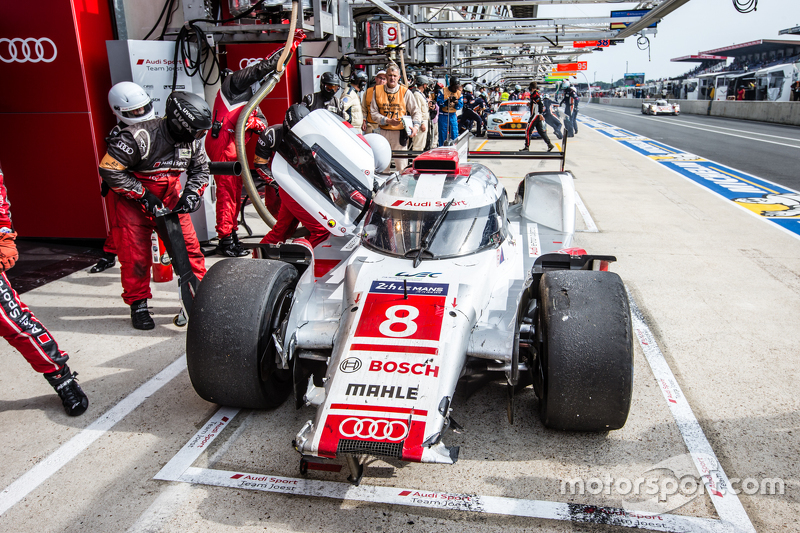 Image: http://cdn-2.motorsport.com/static/img/mgl/4300000/4320000/4321000/4321200/4321202/s8/lemans-24-hours-of-le-mans-2015-8-audi-sport-team-joest-audi-r18-e-tron-quattro-lucas-di-g.jpg