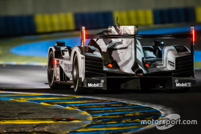#19 Porsche Team Porsche 919 Hybrid: Nico Hulkenberg, Nick Tandy, Earl Bamber