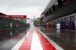 De test wordt onderbroken door hevige regen