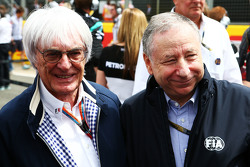 Bernie Ecclestone, con Jean Todt, Presidente FIA sulla griglia di partenza