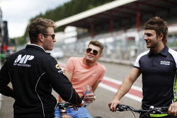 Il pilota GP2 Oliver Rowland, MP Motorsport, il pilota GP3 Seb Morris, Status Grand Prix e l'ex pilo