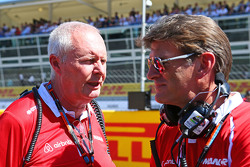 John Booth, Manor F1 Team Team Principal con Graeme Lowdon, Manor F1 Team Chief Executive Officer su
