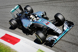 汉密尔顿, 梅赛德斯 AMG F1 W06