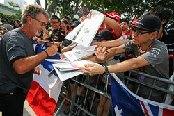Eddie Jordan, BBC signeert handtekeningen voor de fans