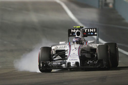 Valtteri Bottas, Williams FW37, mit Verbremser