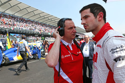 Alexander Rossi, Manor Marussia F1 Team, mit Gianluca Pisanello, Manor Marussia F1 Team, Chefingenie