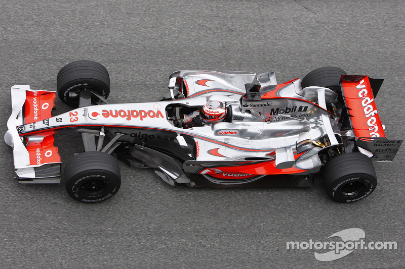 Heikki Kovalainen test ediyoryeni McLaren Mercedes MP4-23