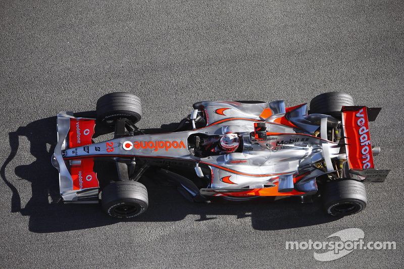 Heikki Kovalainen test ediyoryeni McLaren Mercedes MP4-23