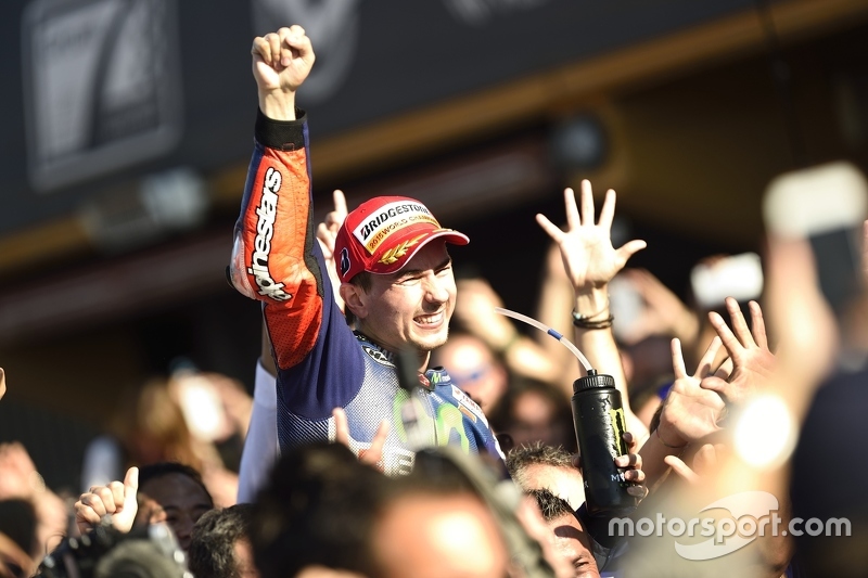 Thriller bis Valencia - und MotoGP-Titel Nummer 3