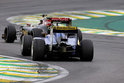 Felipe Nasr, Sauber F1 Team and Pastor Maldonado, Lotus F1 Team