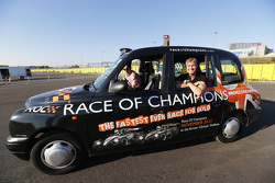 David Coulthard in einem Londoner Taxi