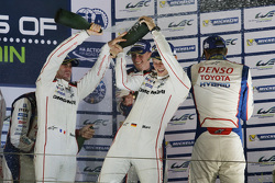 Podium: 1. Romain Dumas, Neel Jani, Marc Lieb, Porsche Team; 3. Alexander Wurz, Stéphane Sarrazin, M