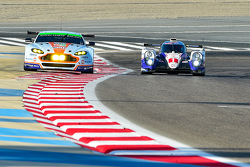 #95 Aston Martin Racing, Aston Martin Vantage GTE; #1 Toyota Racing Toyota TS040 Hybrid: Alex Lynn
