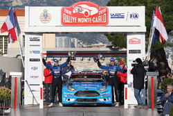 Podio WRC2: i vincitori Elfyn Evans, Craig Parry, M-Sport Ford Fiesta R5