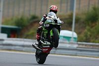 Rea hace historia en Brno y vence su carrera n&uacute;mero 60