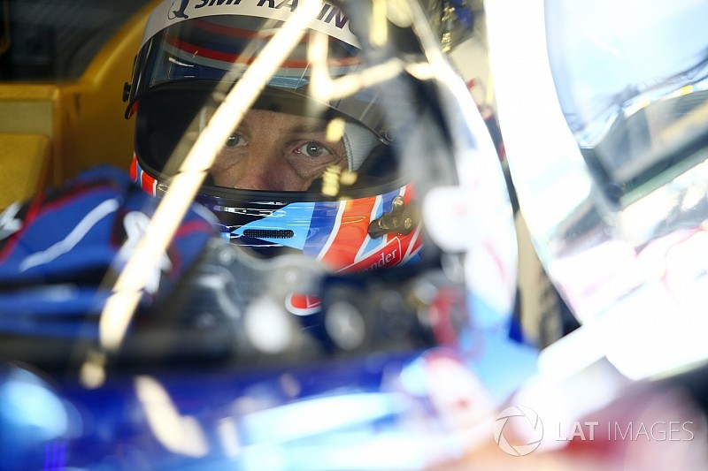 Button encontró el circuito de Le Mans