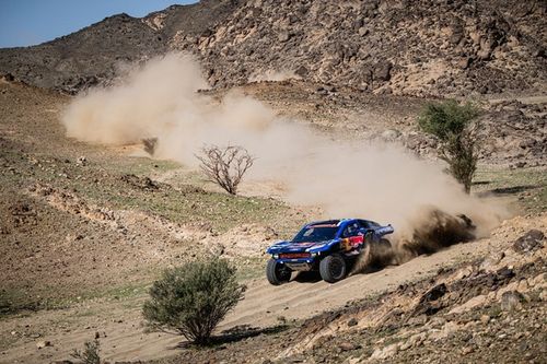 Sainz salva un d&iacute;a trampa en el Dakar: "No interesaba arriesgar"